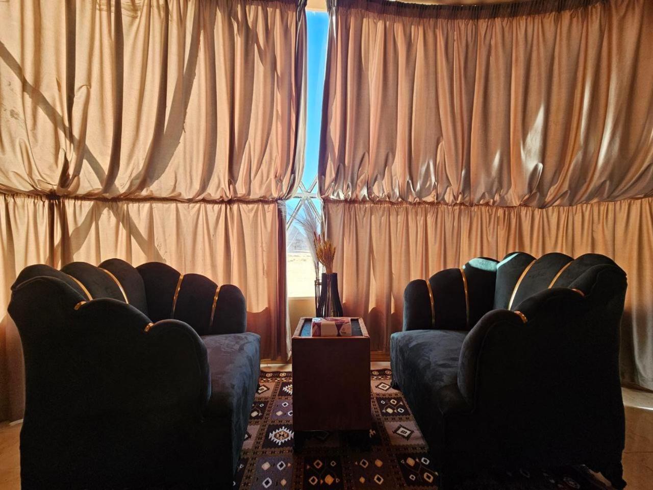 Wadi Rum Oscar Camp Exteriör bild