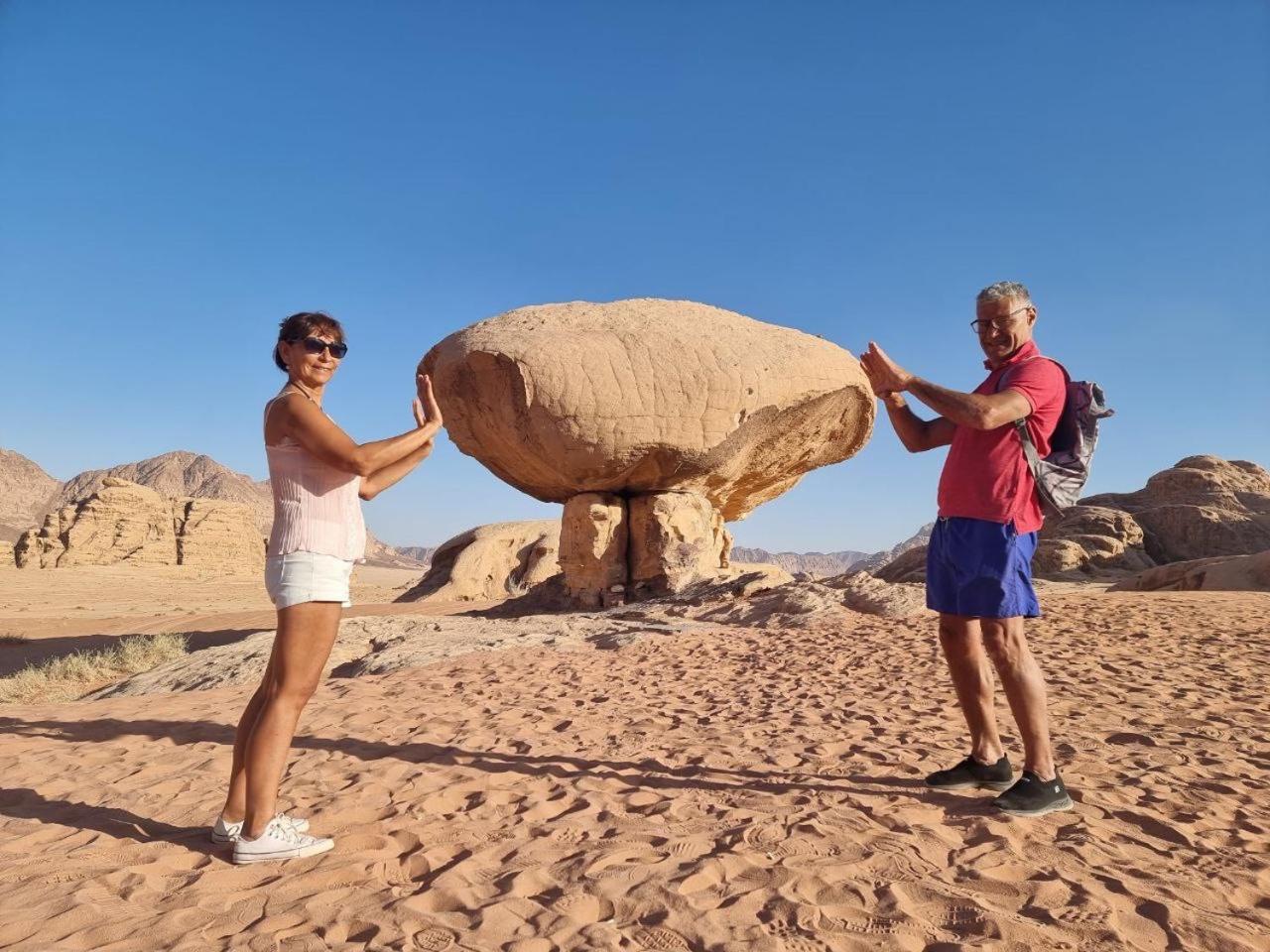 Wadi Rum Oscar Camp Exteriör bild