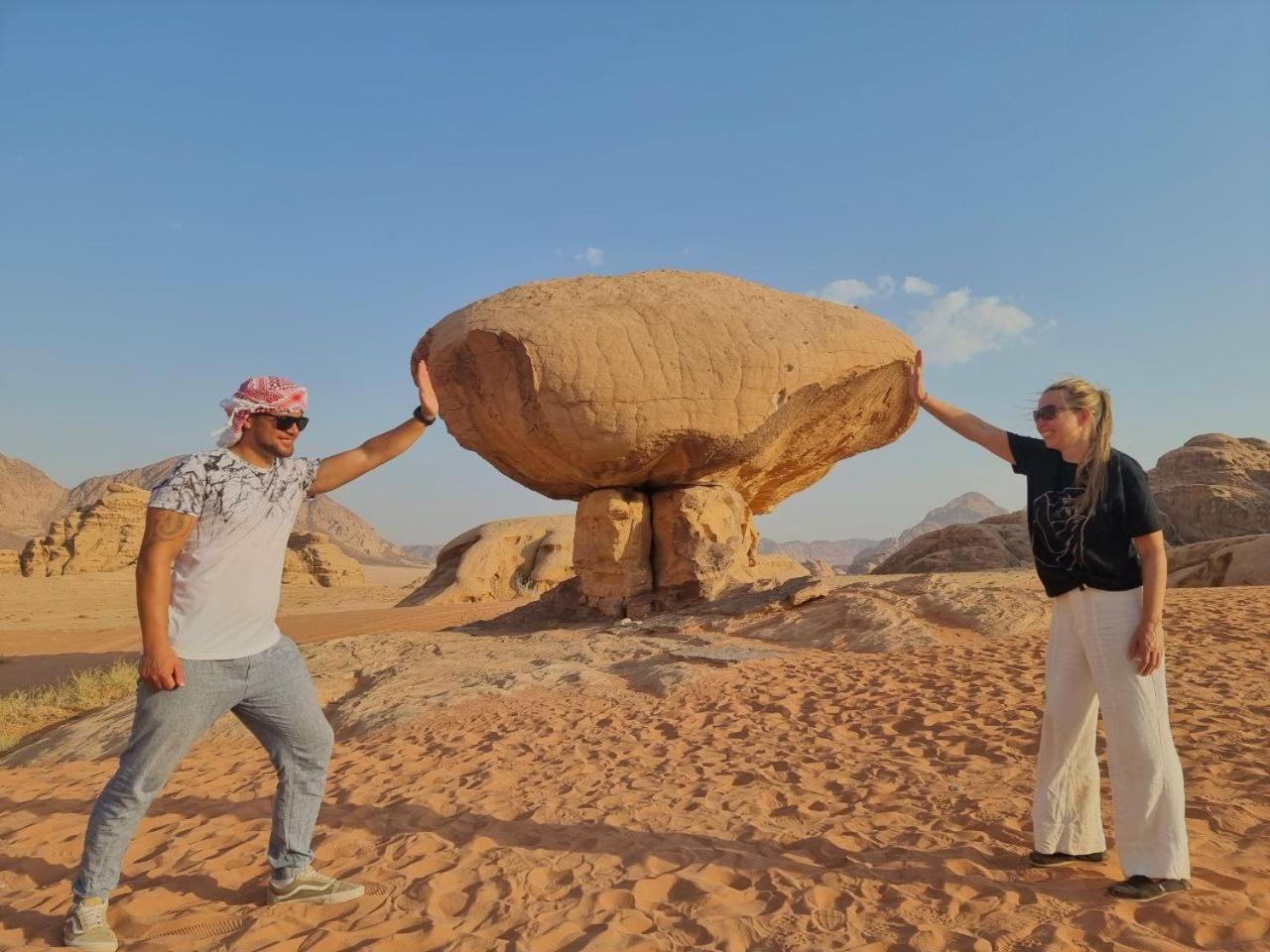 Wadi Rum Oscar Camp Exteriör bild